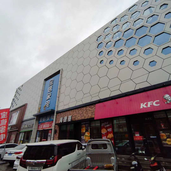 紐恩泰空氣能為黑龍江某商場(chǎng)提供冷暖服務(wù)，-35℃穩定運行