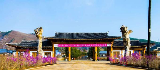 暴風(fēng)雪中，紐恩泰空氣能采暖熱泵為吉林和龍金達萊民俗村游客溫暖護航