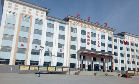 農村學(xué)校采暖用什么好？紐恩泰空氣能熱泵獲用戶(hù)認可