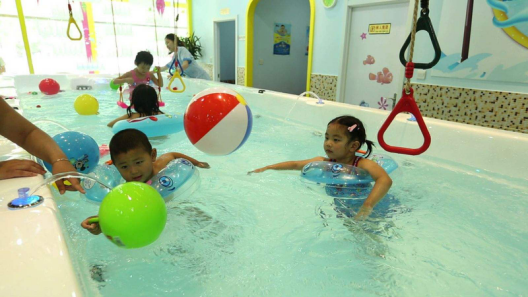 空氣能熱泵——嬰兒游泳館的新寵
