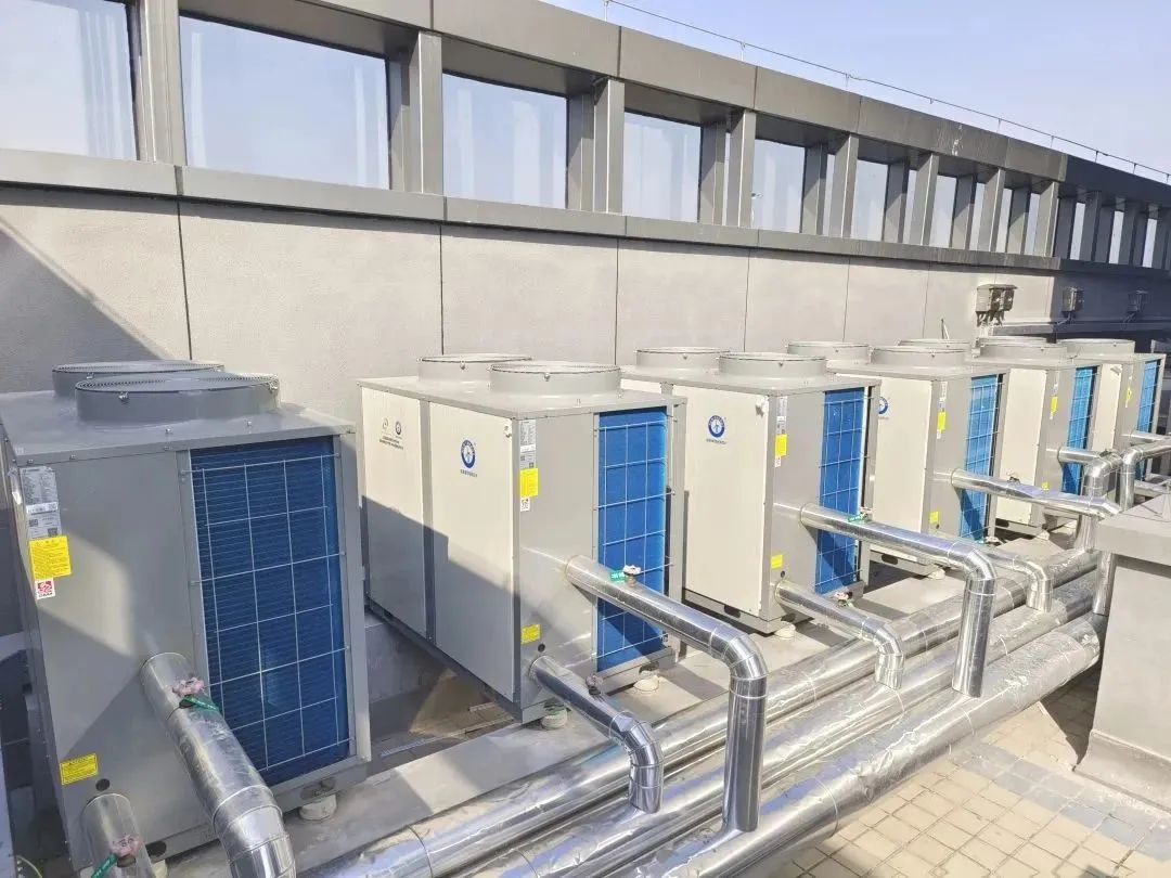 紐恩泰空氣能變頻空氣源熱泵熱水機應對-20℃環(huán)境溫度以上的熱水應用空氣能熱水設備需求
