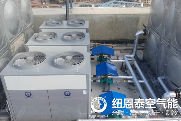 南方陰雨時(shí)節，空氣能熱水器為廣州學(xué)子提供穩定熱水