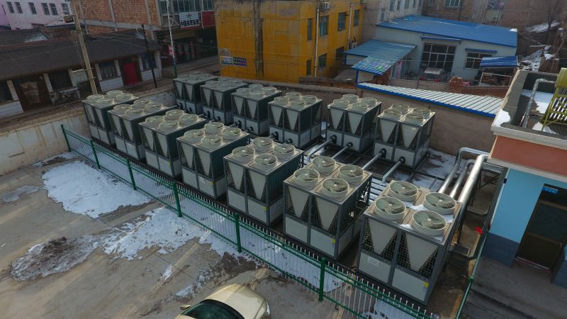 告別煤渣廢氣，學(xué)校采暖用空氣能熱泵清潔又省錢(qián)