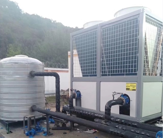 河北黃瓜大棚用紐恩泰空氣能冷暖熱泵，精準控溫獲用戶(hù)點(diǎn)贊
