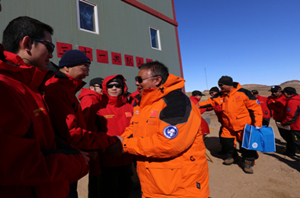 紐恩泰空氣能隨雪龍號抵達南極中山站外陸緣冰地帶