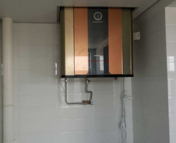 安裝太陽(yáng)能熱水器受地方限制？你還可以選擇空氣能熱水器